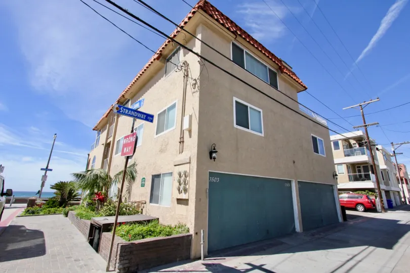 Ocean Front Villas IN MISSION BEACH ONE OF THE ATTRACTIVE LOOKING IN CALIFORNIA COMFORTABLE STAYING PLACE CLEAN WAY