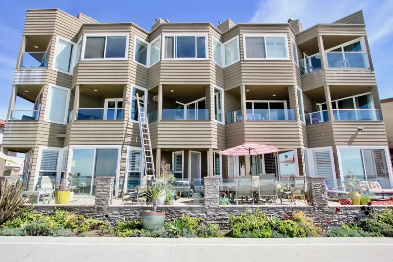 The OCEAN WEST MISSION BEACH offers a number of parks for visitors to relax, play, exercise, learn and socialize. Conveniently located throughout the city, each park has its own distinctive character and environment. This guide highlights facilities, amen
