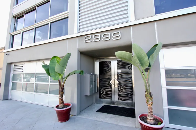 A Closer View of House Number 2999 in South Beach, Mission Beach, California