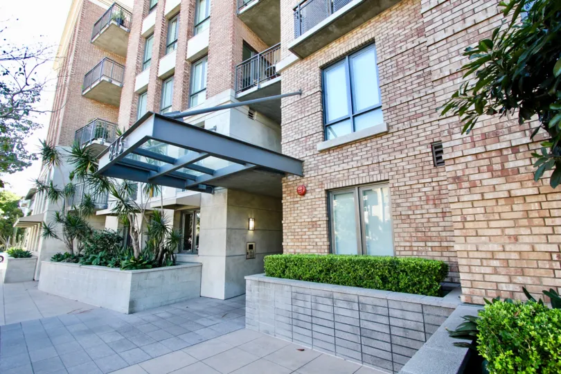 Building fron located at 1 Mission, Mission Hills, California