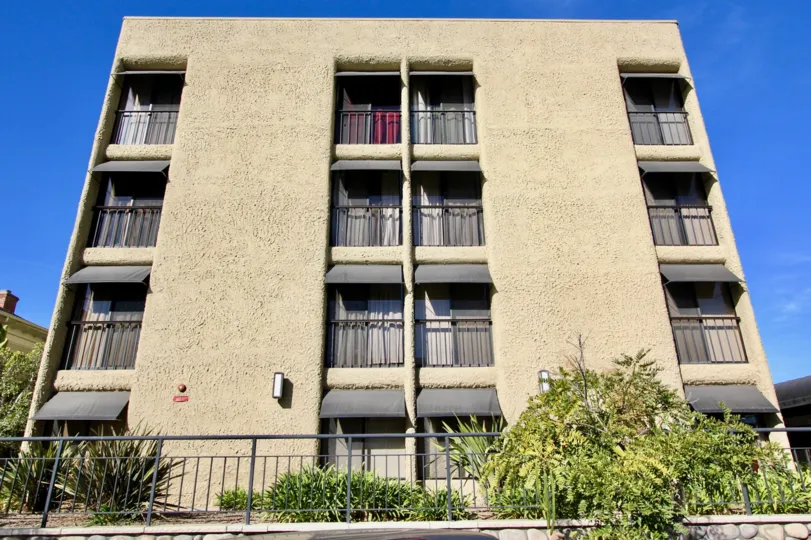 The City of Mission Hills is located in Northeast Johnson County, Kansas, and was... who developed the renowned Country Club Plaza district in Kansas City.