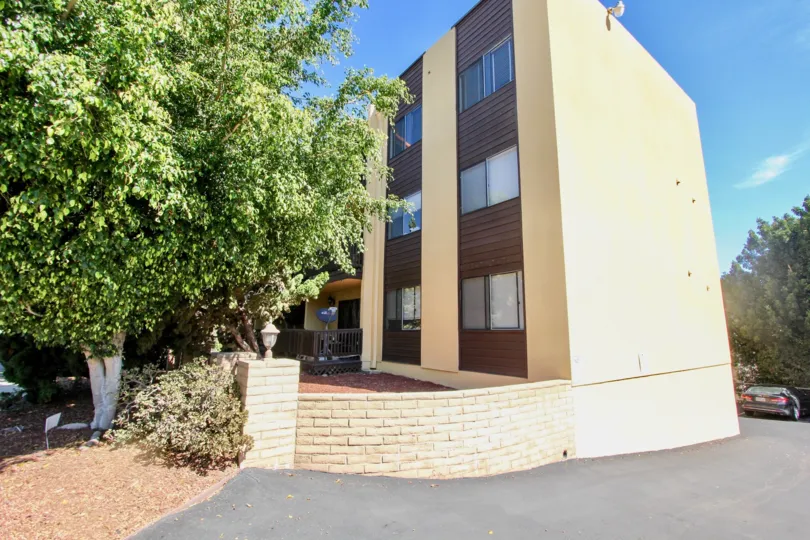 A sunny day in the area of Eagle Canyon, fence, entrance balcony