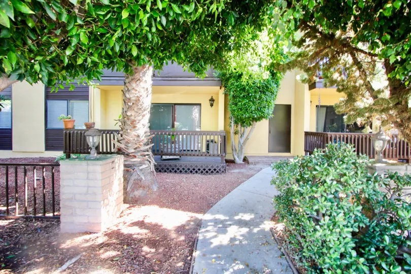 THE Eagle Canyon IN MISSION HILLS ATTRACTIVE BUNGALOW EVERY WHERE GREENERY CLEAN AREA COMFORTABLE STAYING PLACE