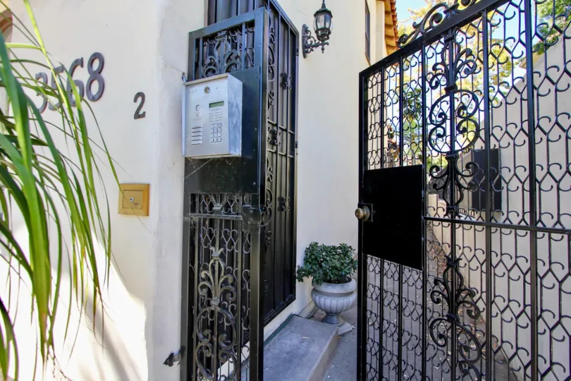 The villa in Las Casas De Juan has Security Box and marked villa as 3568