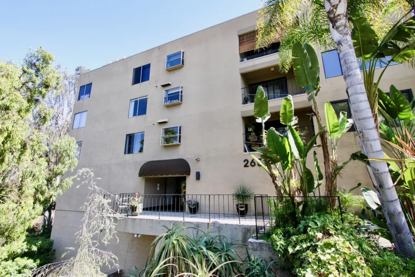 The sunny Maplefront terrace in Mission Hills California