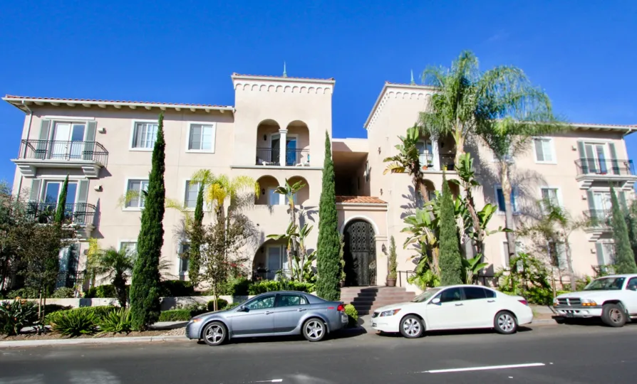 Beautiful apartment complex Villa Portofino on Front in Mission Hills, California