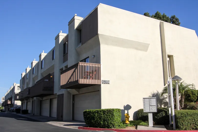 Nicely maintained apartments, with garages available, in Cerro De Alcala community in Mission Valley, CA