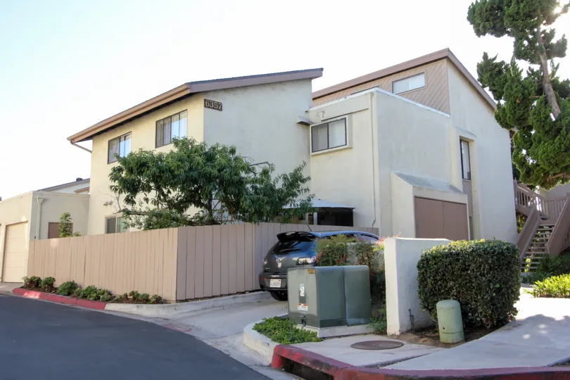 Uniquely designed condos in the lovely community of Cerro De Alcala, in Mission Valley, California.