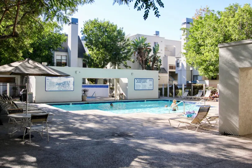 Apartment complex with nice pool in Creekwood at River Run Mission Valley California