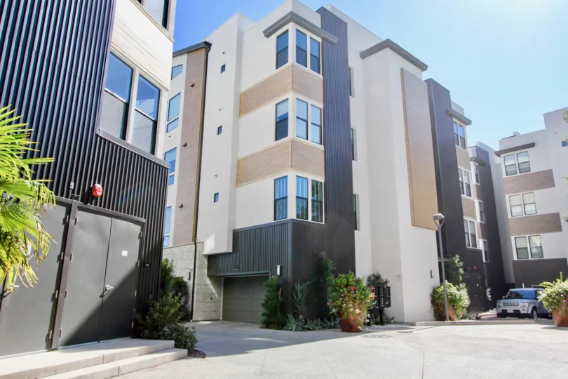 Lucent II , Mission Valley  ,California,tall building, black