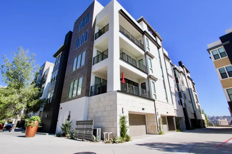 Lucent II,Mission Valley, California,white building,sunlight