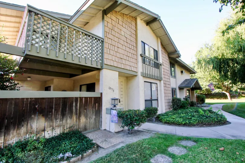 MIssion Playmor is located in Mission Valley California. The houses are modern and contain beautiful balconies.