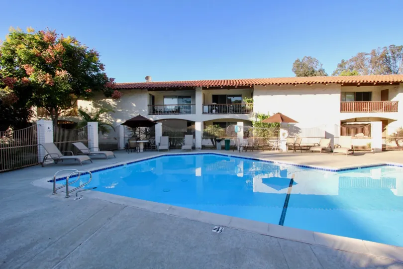 Mission Plaza,  Mission Valley ,California,swimming pool,pool side bed.
