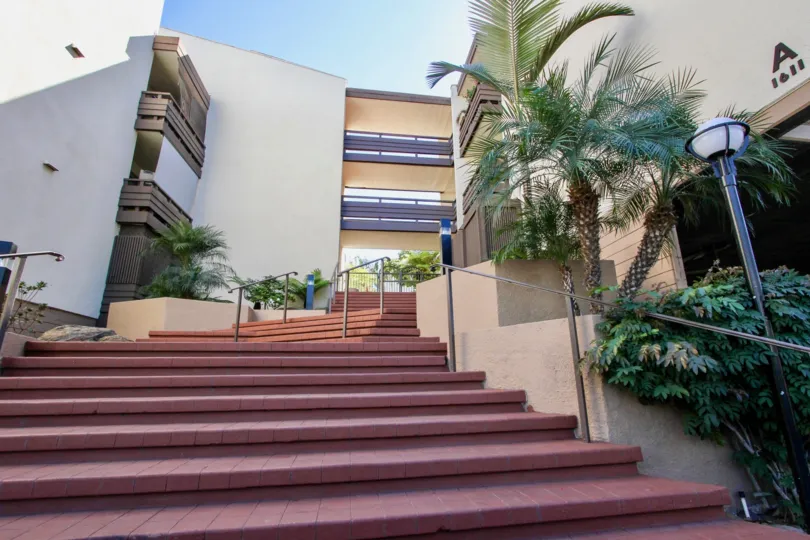 Perched on a private bluff with dramatic views of rolling foothills, The Village Mission Valley is proud to introduce Vista, newly built apartment residences offering unrivaled luxury living.