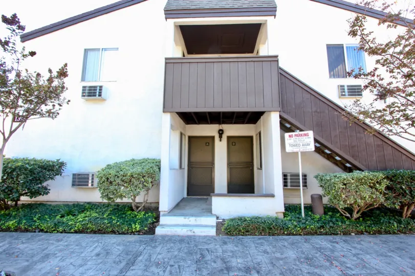Exterior view of building, Park Villas South community, Mission Valley CA