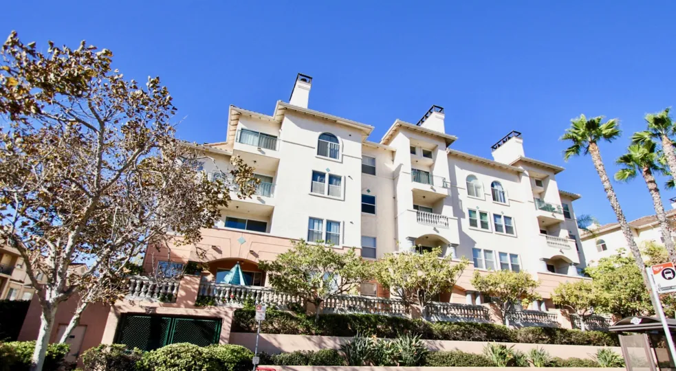 Beautiful high rise located in Mission Valley, California