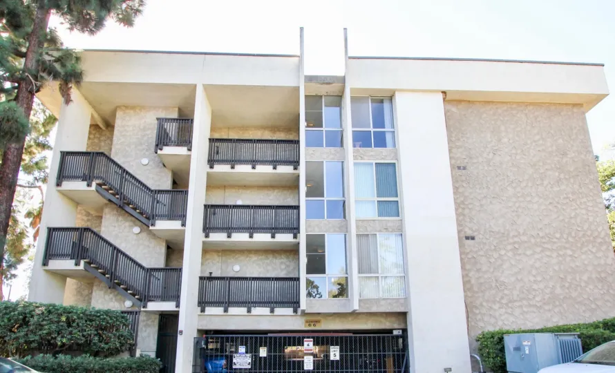 The Bluffs, Mission Valley, California apartment building with garage on 0 floor