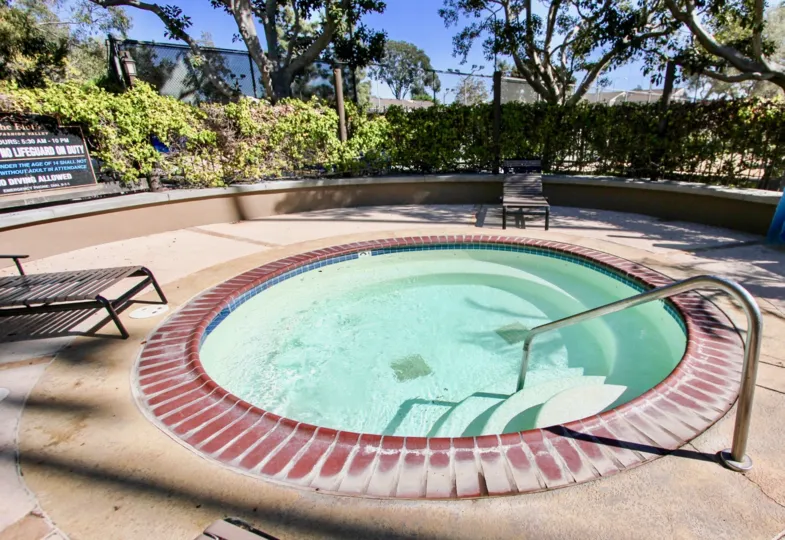 The Bluffs at Epps Bridge is a peaceful oasis in West Athens. Our beautifully designed clubhouse is the center of our amenities area. On the main entry level, we feature our newly renovated resident clubhouse offering complementary wireless internet and o