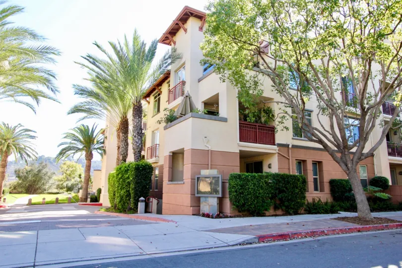 Amenties Learn More The Lido has all the amenities any resident can ever ask for. With all these amenities there's no need for gym memberships, beach chairs, and even event space