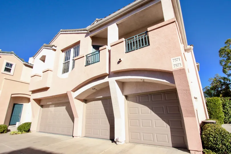Check out this rarely available 2 bedroom plus den with 2. 5 bathrooms. Featuring 1345 square feet in the Union Square complex. This is a lovely end unit in a resort type complex with pool and spa. Enjoy a beautiful view of foliage and the San Diego River