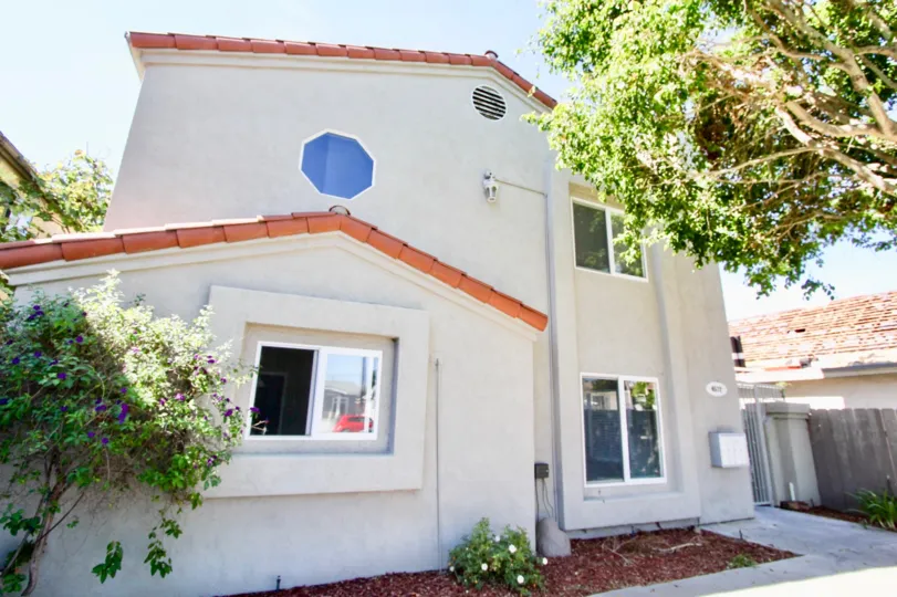 4572 Kansas St homes are really a resident's delight, neat and comforting. Only in Normal Heights, California