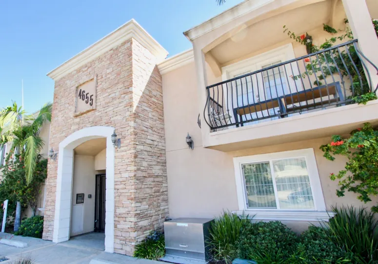 awesome homes at Casa Bonita in Normal Heights, California