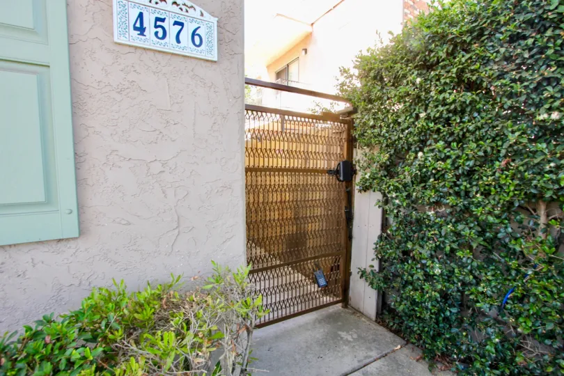 Apartment number 4576, Hawley Boulevard, Normal heights, California