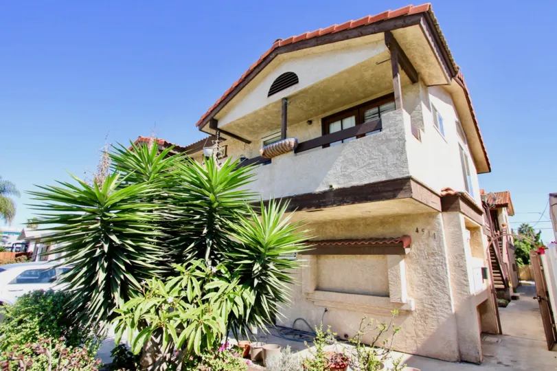 side view of 4534 madison park in normal heights california