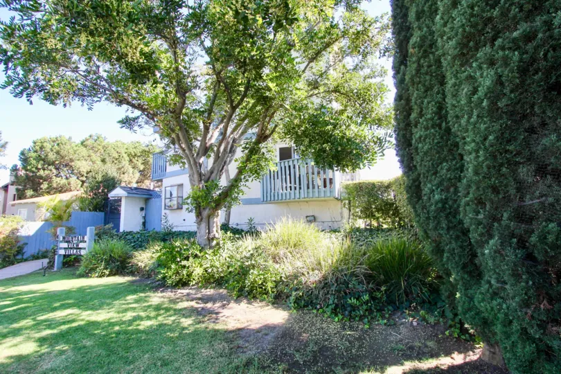 Beautiful condo Fully Gated Community with a beautiful balcony