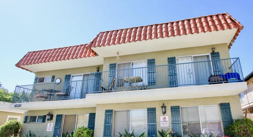 upward porch angle of the nottingham in normal heights california