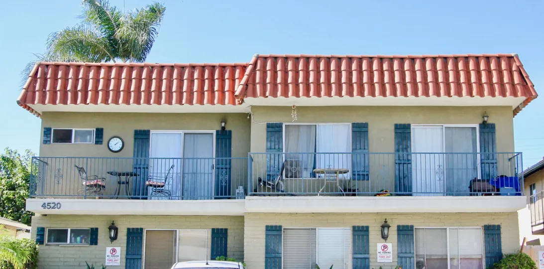 Two idendtical residential buildings located in Notingham in Normal Heights CA