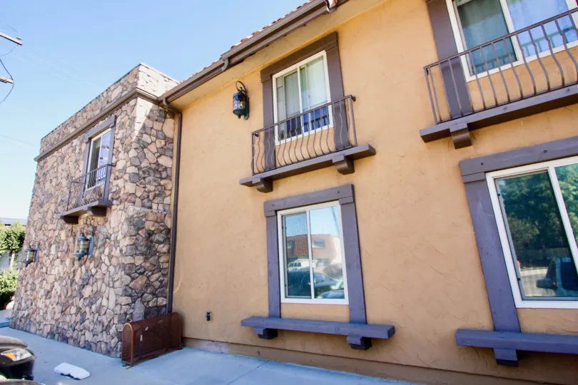 on 34th is a moderen and stone house of the normal heights in ca