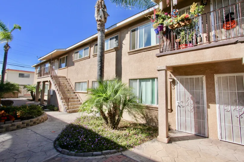 the palm terrace is flower pot house of the normal heights in ca