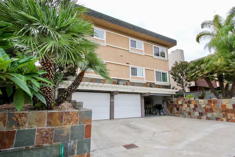 Beautiful landscape and a quiet community at 4154 Louisiana St, North Park, CA