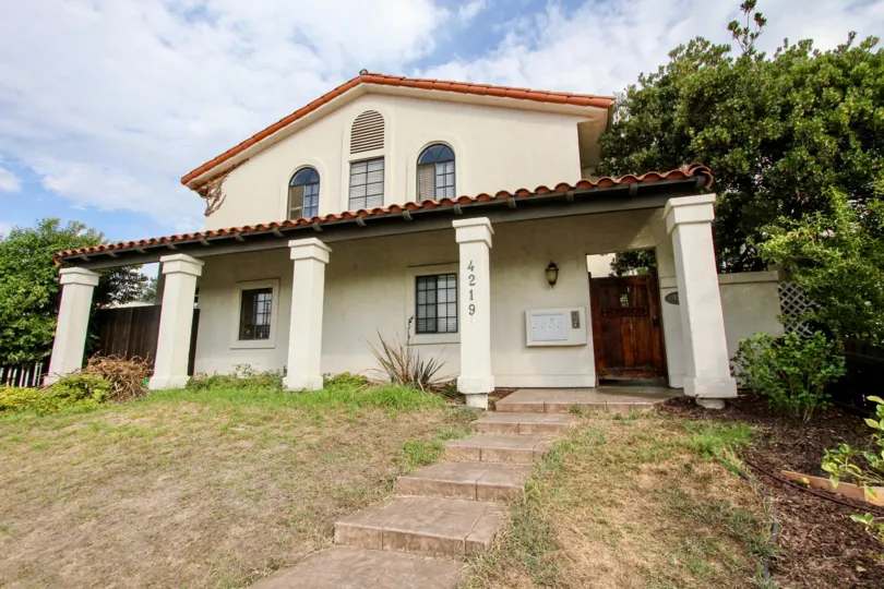 Front lawn and landscaping featuring stairs to the front entrancee of 4219 Felton St in North Park.
