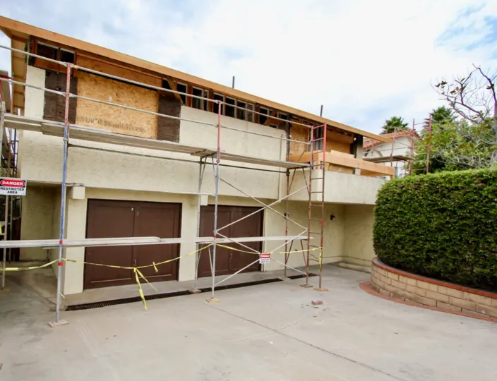 In the Arnold Avenue, a house is banned with danger board