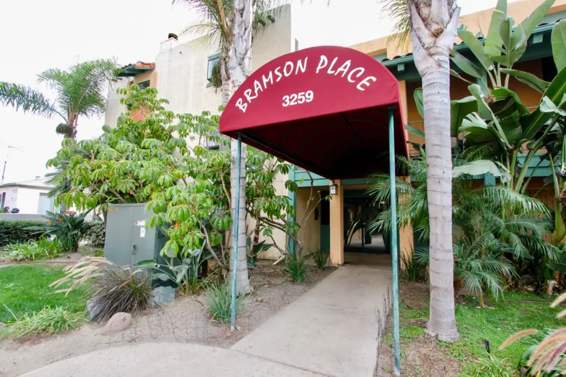A hood in the Bramson Place seems like giving nice welcome to its guests.