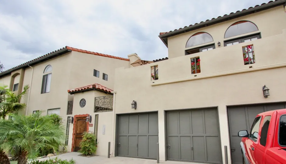 Casa Balboa II ,North Park  , California,grey door,semi circle,