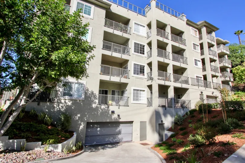 A sunny day in the coventry woods has Apartment with four floors