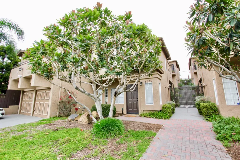Spacious units and attractive landscaping at the Desert Knoll community