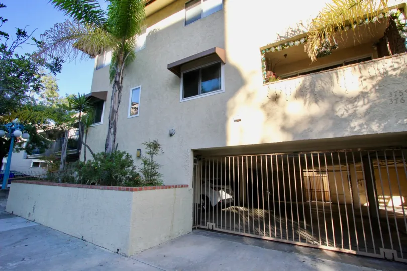 A home in Florida Manor has car parking facility numbered 375-376