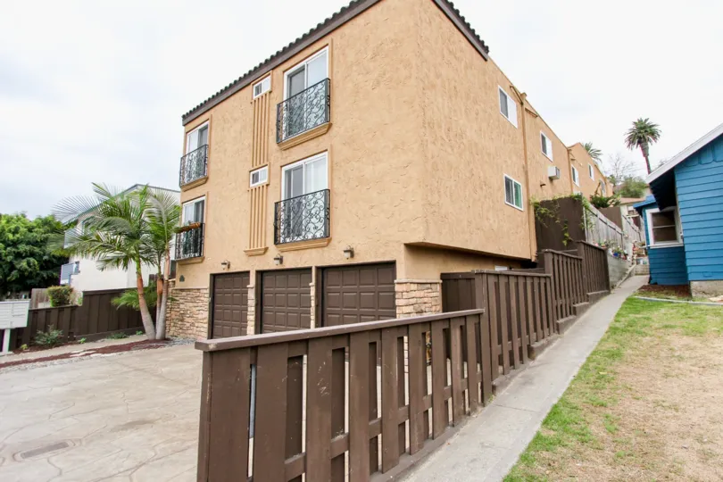 Florida Terrace ,North Park  , California, brown building, trees
