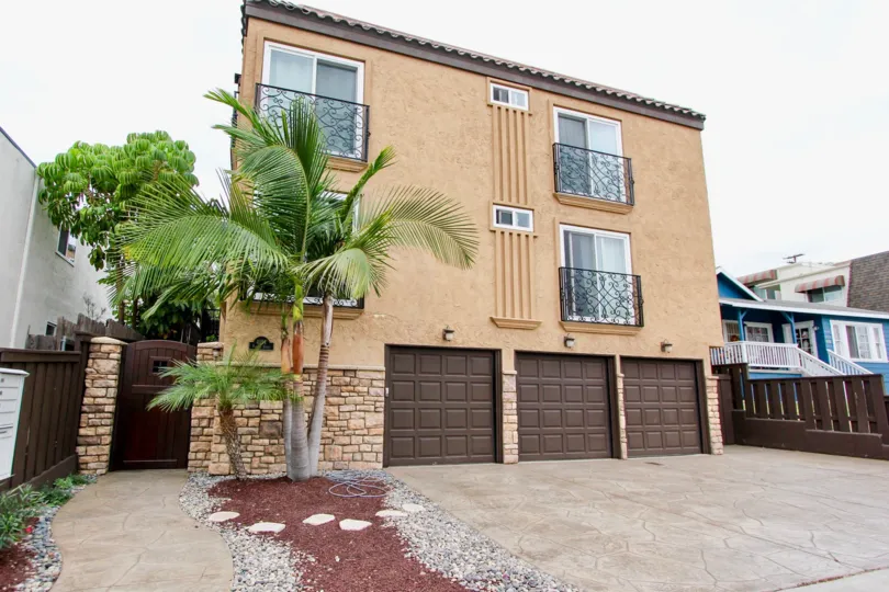 Florida Terrace , North Park,: California,dark brown door,trees