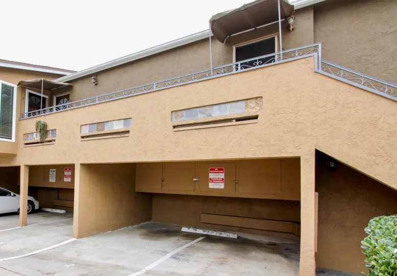 The cozy and welcoming Florida Villas in North Park California.