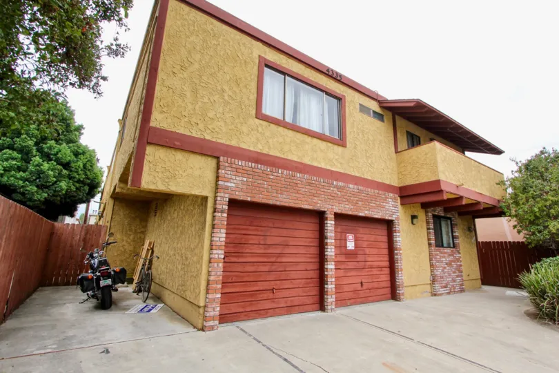 Town house in Hamilton Chateau in North Park sunny California