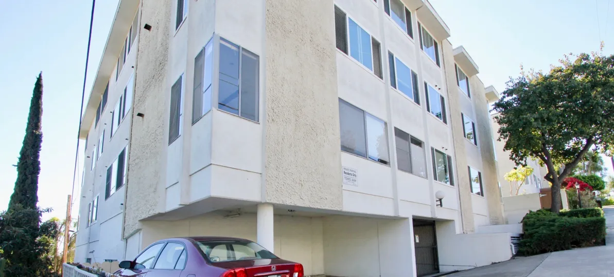 Horizon House  , North Park .California,white building,car,tree