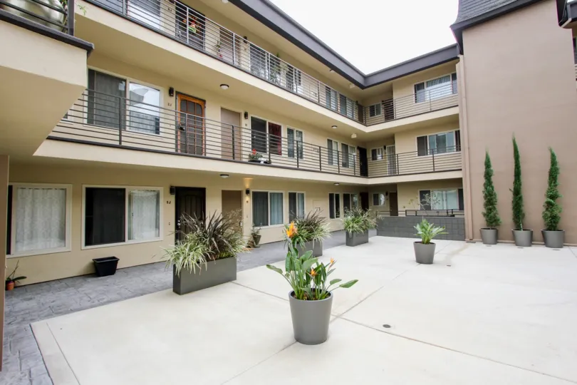 Nice and clean complex in Louisiana Condominiums North Park California