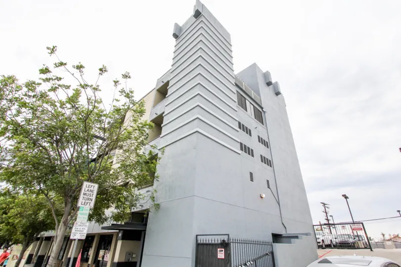 Palisade Gardens 0ffice apartment in North Park, California with natural scenic beauty
