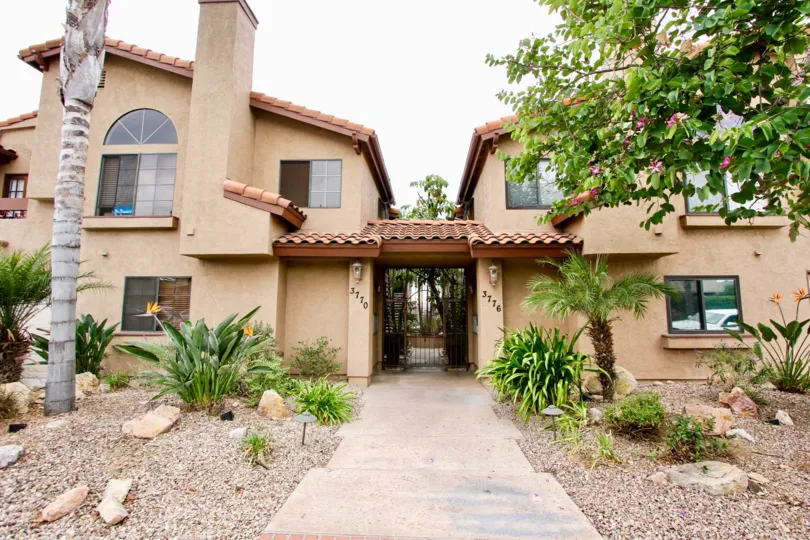 Pershing Park Villas NICE AND ATTRACTIVE PALACE IN NORTH PARK BEAUTIFUL TREE LONG AND CLEAN WAY COMFORTABLE STAYING PLACE