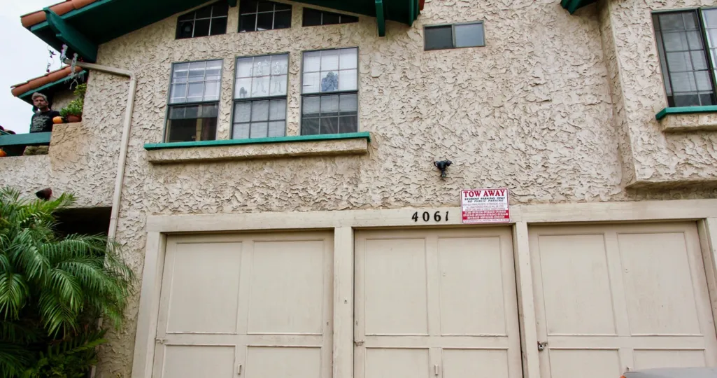 Utah Park  , North Park  ,: California,brown building,number
